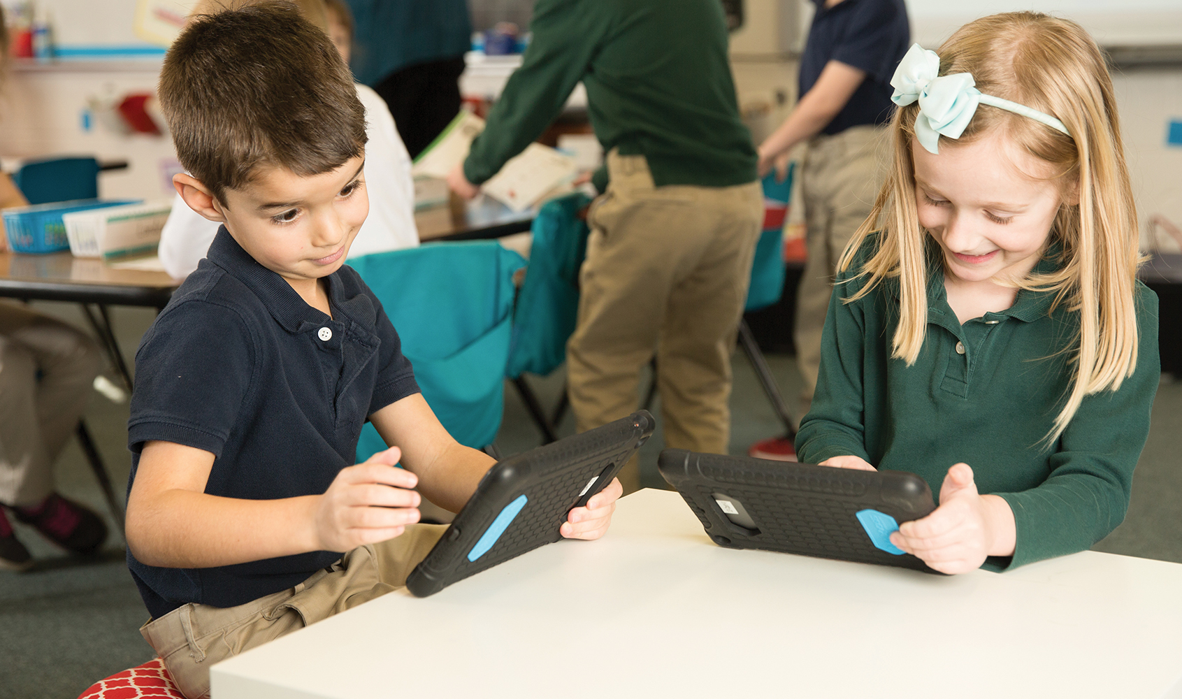 kids using the technology at fredericksburg christian school